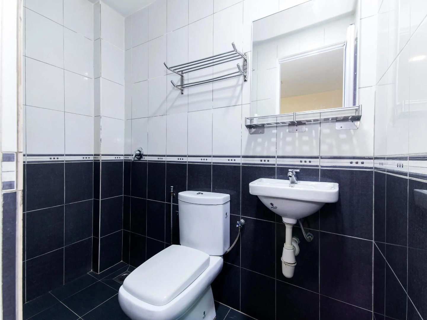 OYO 124 Hotel Seniman Sentul (Sanitized Stay)