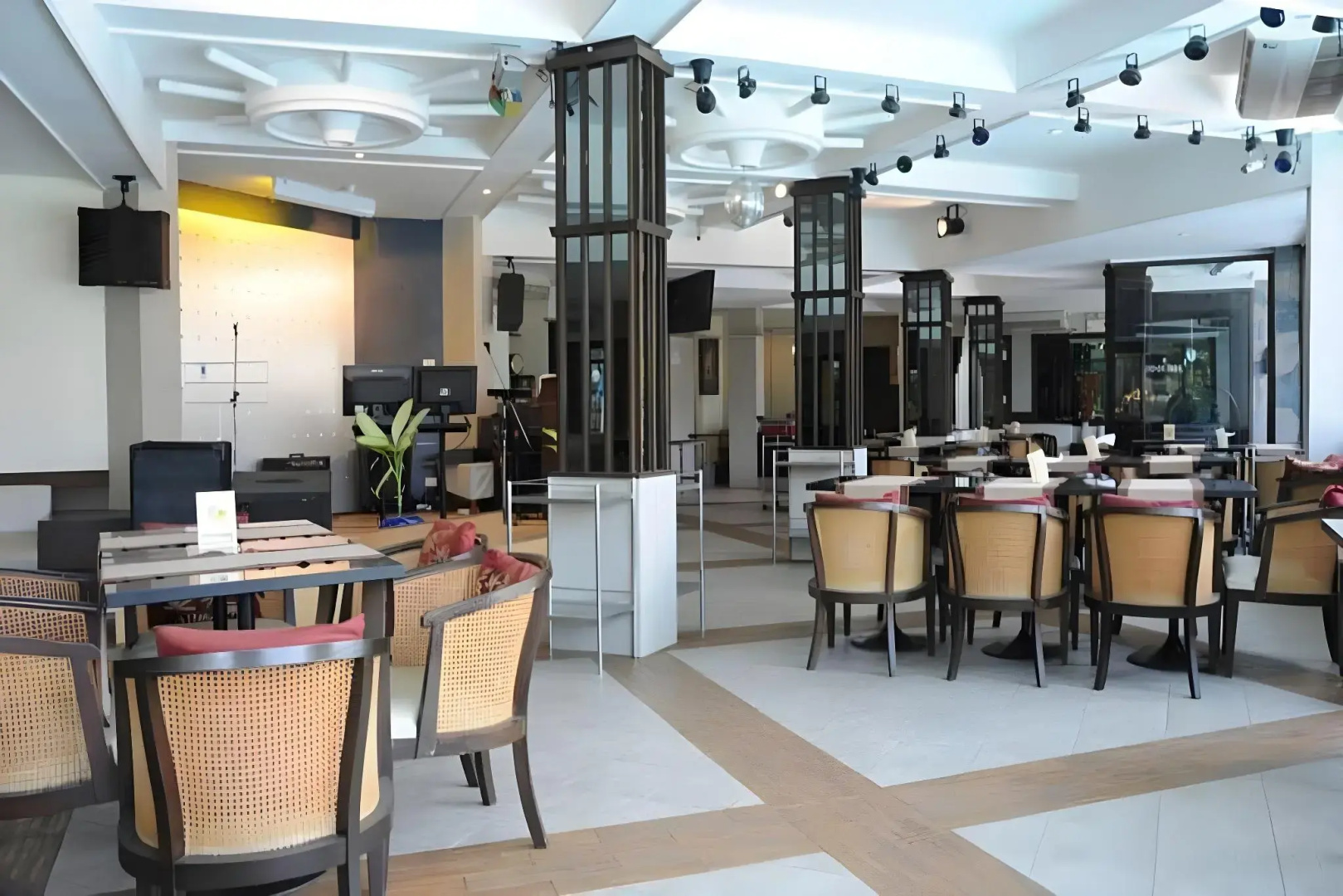 Bangsaen Villa Hotel (SHA Extra Plus)