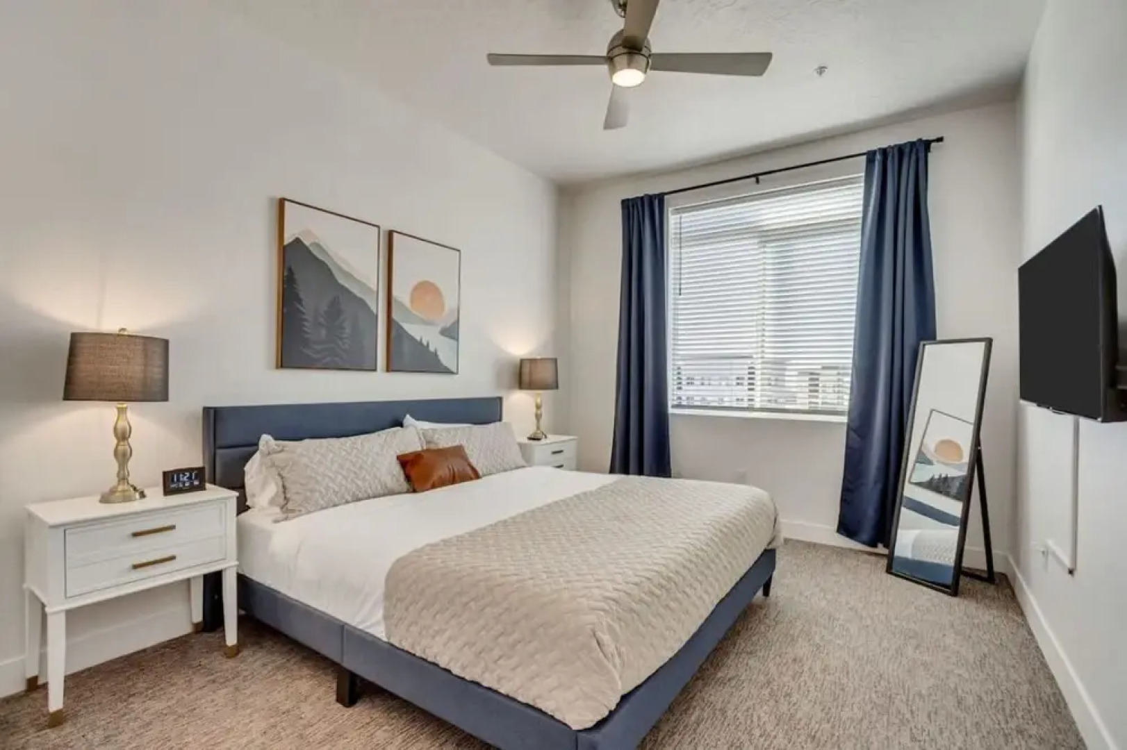 Family Friendly - 4th Story w Elevator - King Beds