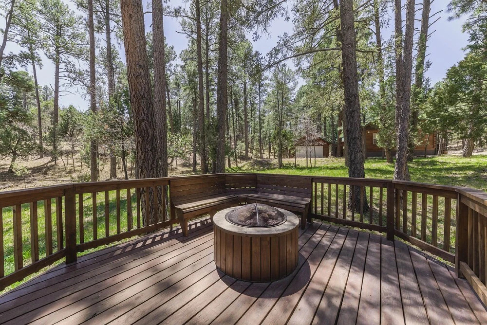 Well-appointed Alto Cabin w/ Fire Pit & Pool Table