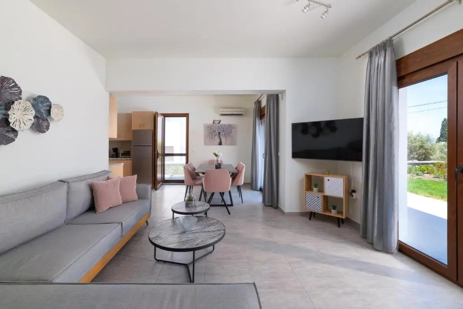 VILLA MARIANI renovated May 2022 ,private pool, sea views , Lindos 10 mins,Beach 3 mins