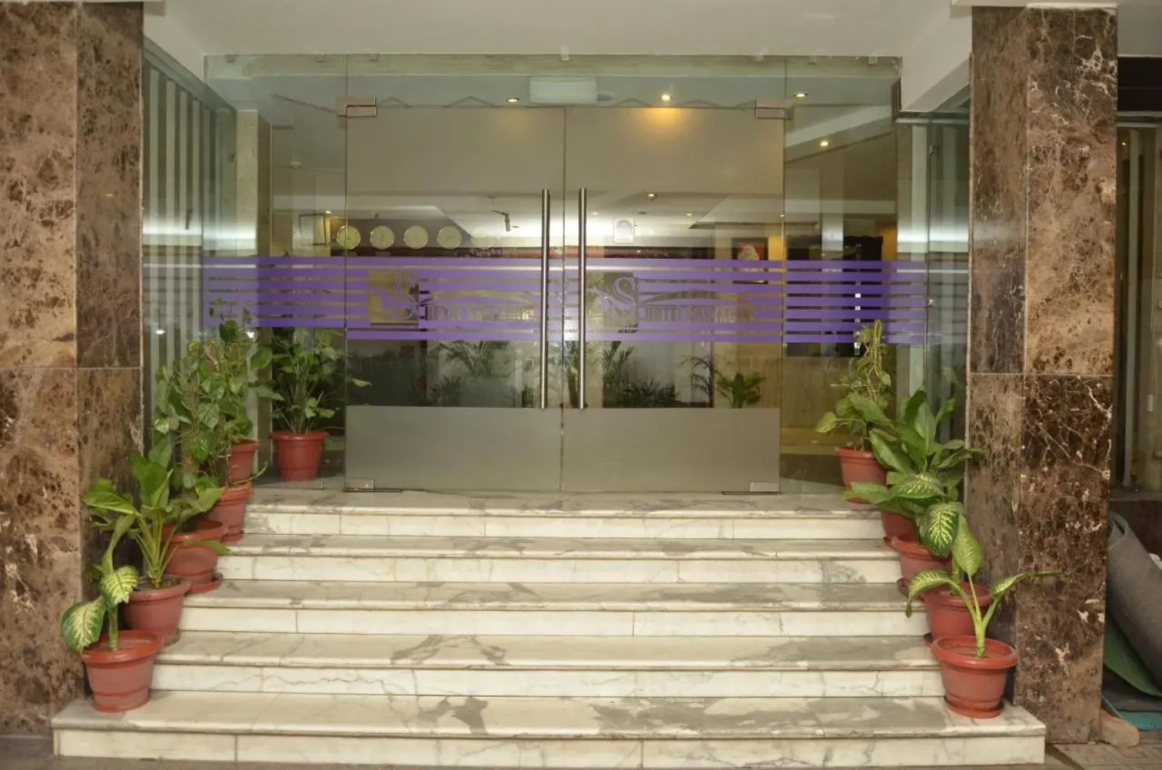 Airport Hotel Grand Delhi