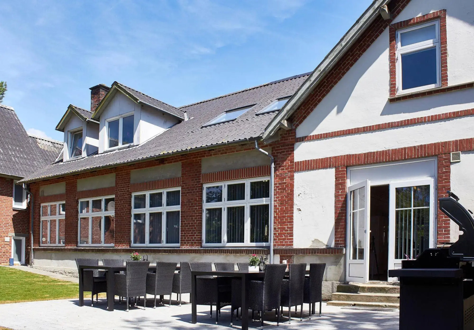 Noeraa Gamle Skole Bed & Breakfast