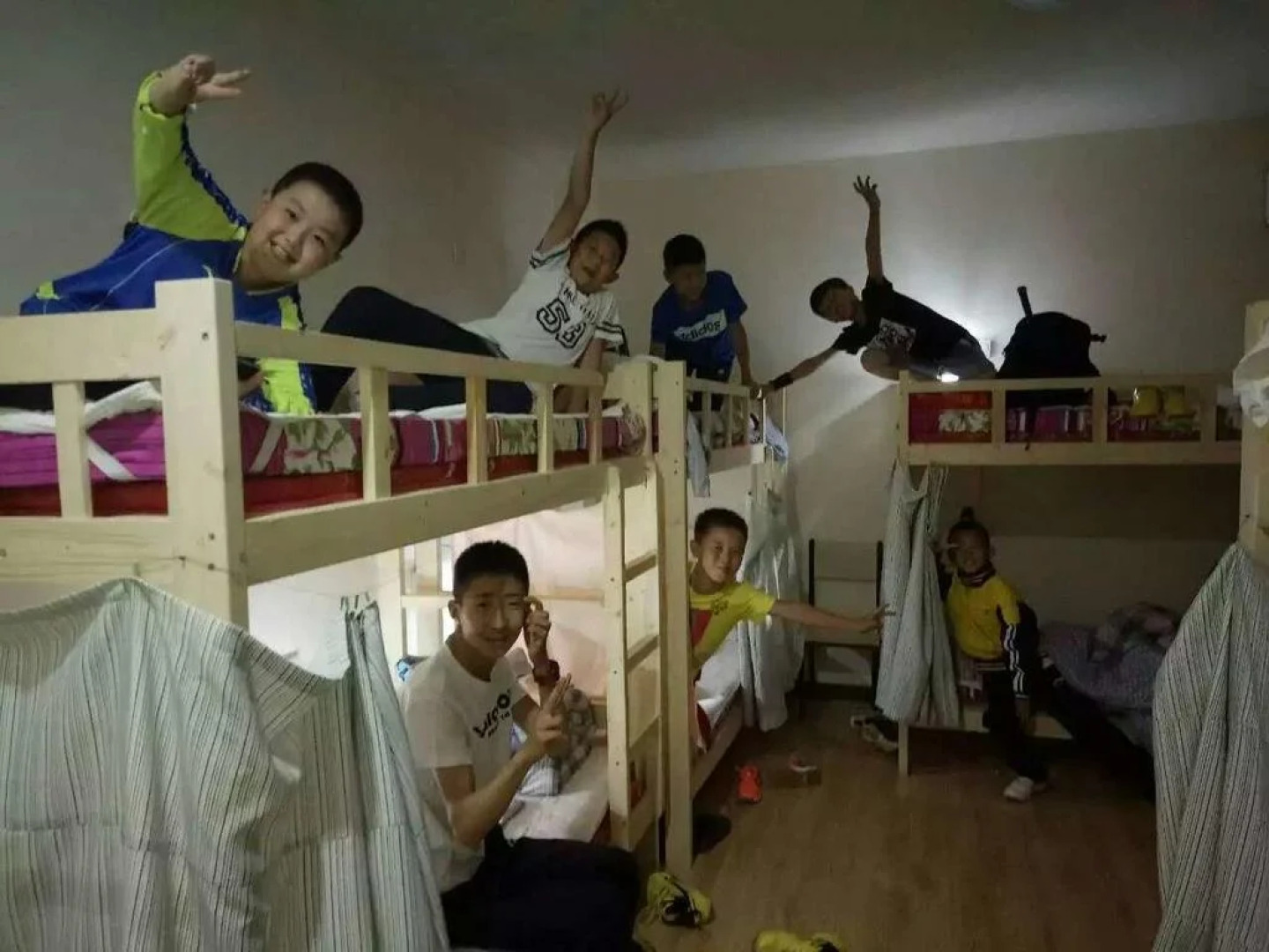 Nocturne Phoenix International Youth Hostel