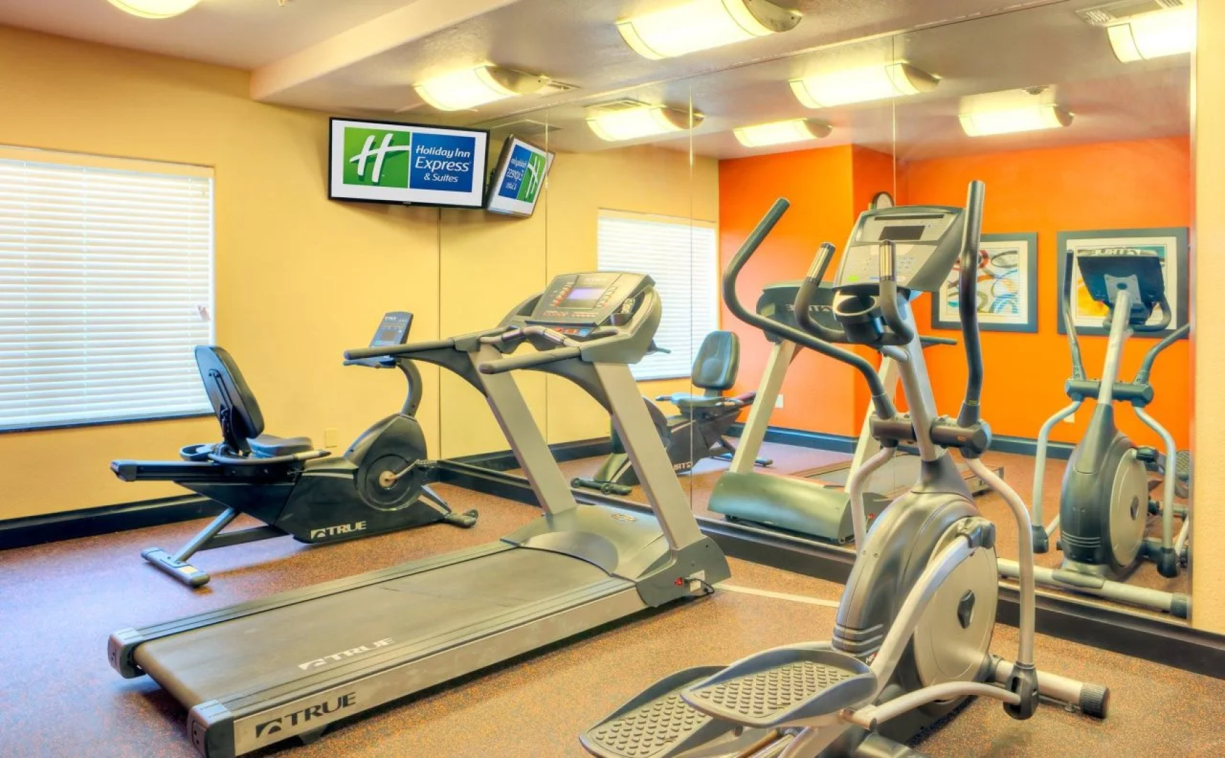 Holiday Inn Express & Suites Granbury by IHG