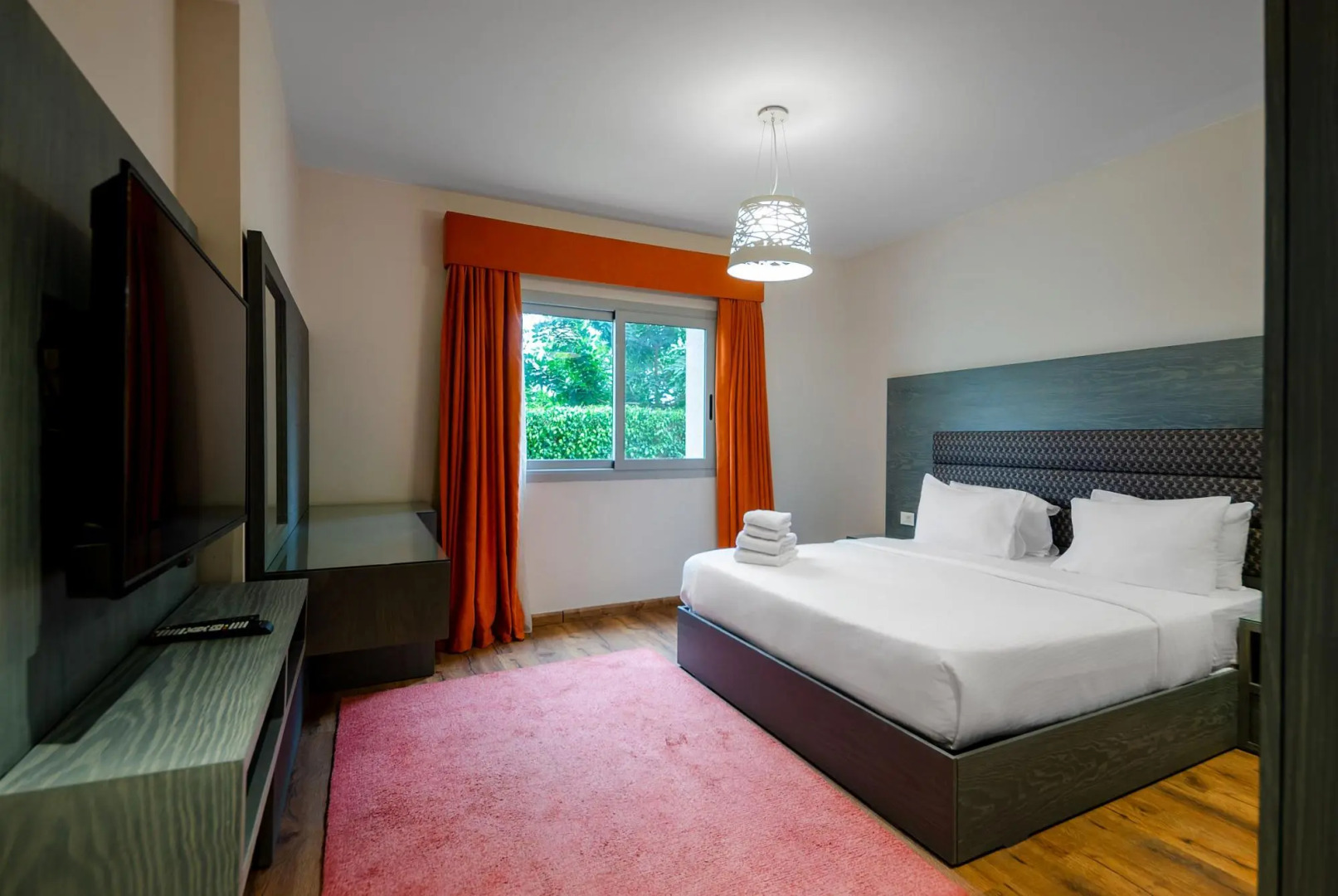 VESTA  - Luxury APT - 2BR - CFC