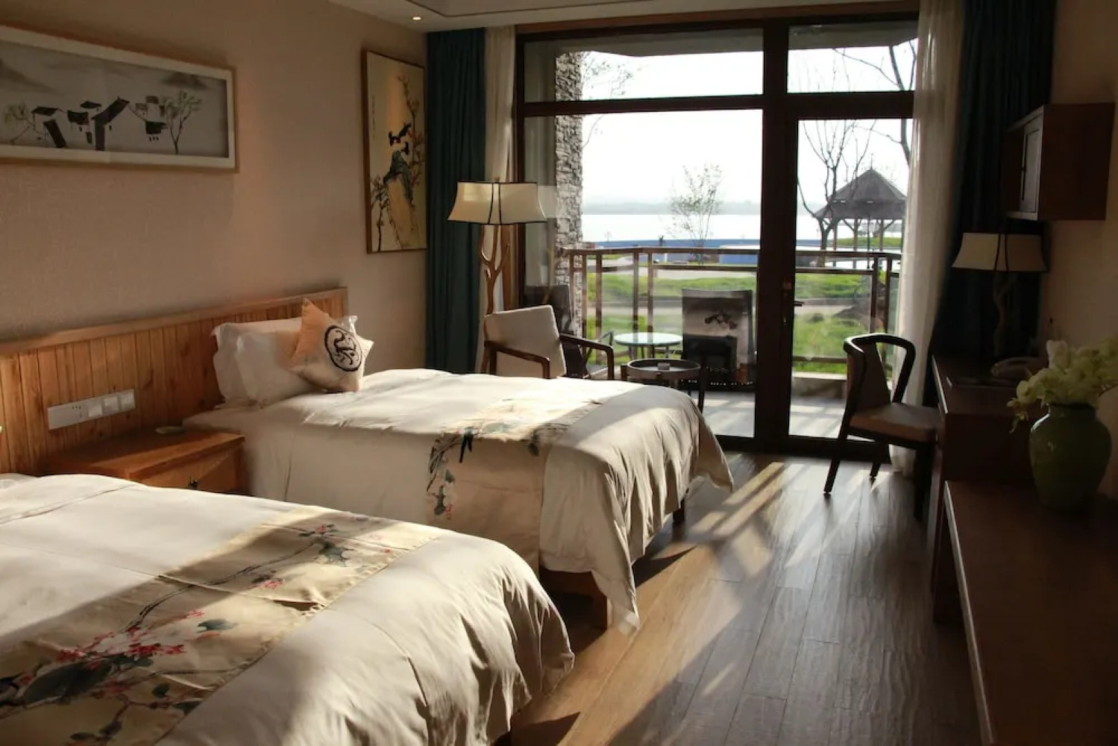 Queshan Lake Arcadia Intl Resort