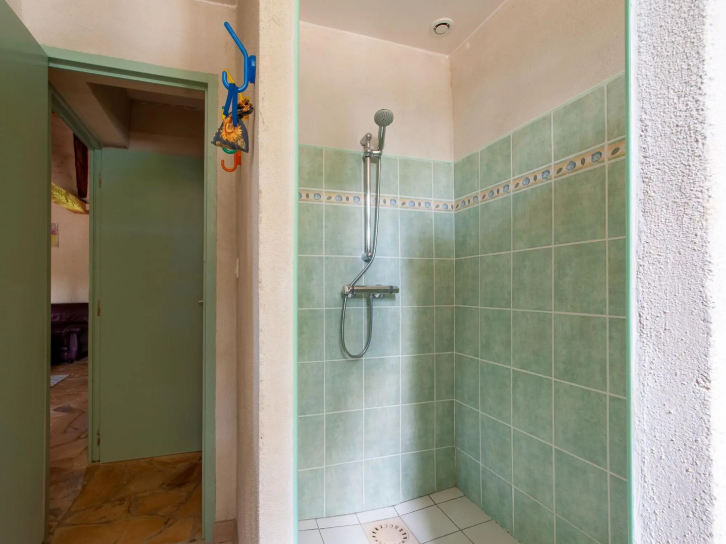 Garden-View Holiday Home in Dégagnac with Jacuzzi