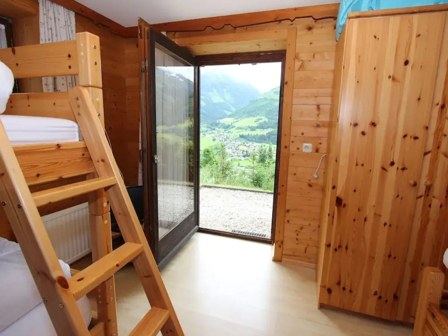 Chalet Anna Near Ski Area in Niedernsill