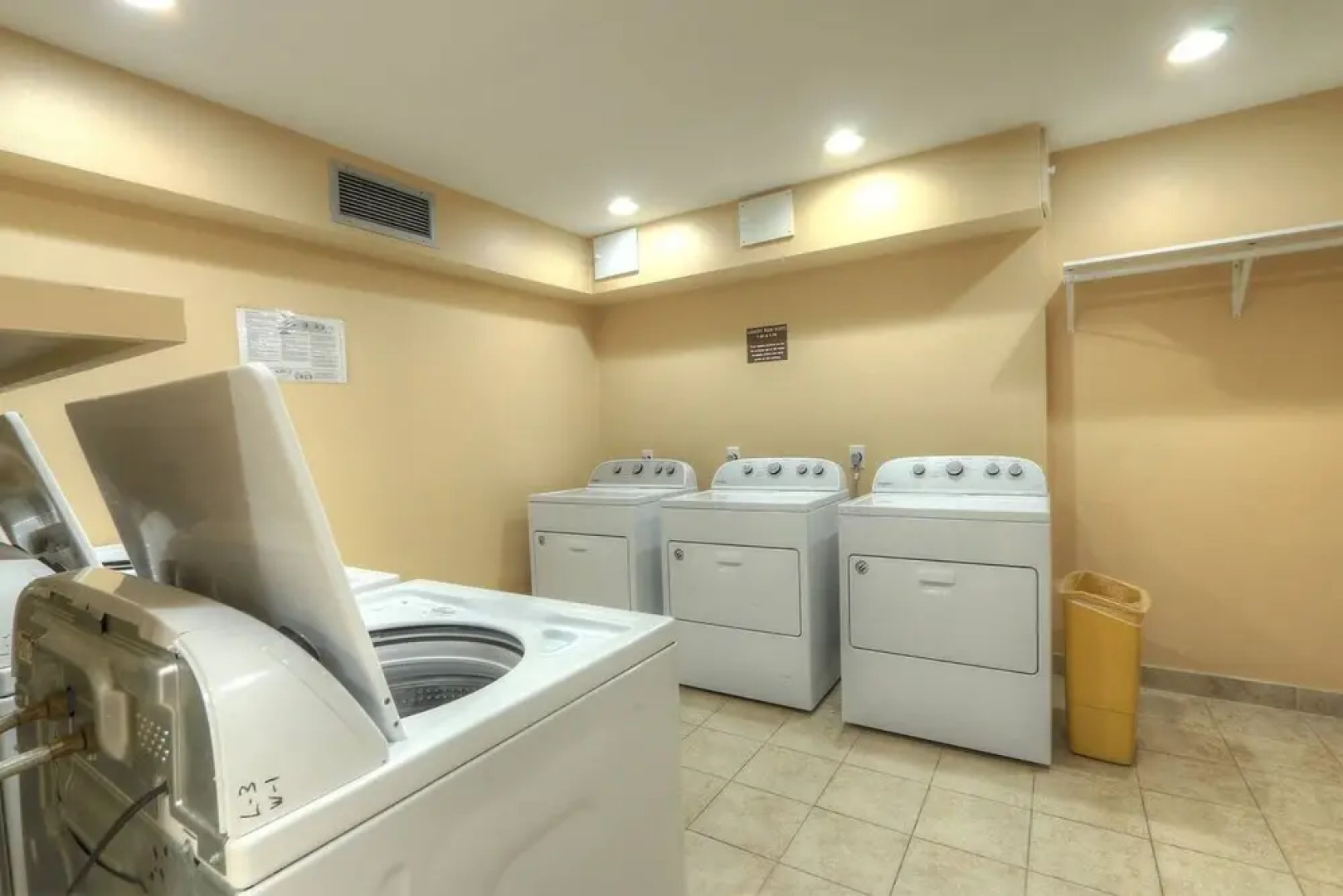 Charming 1 Bed Condo for 4 in FL