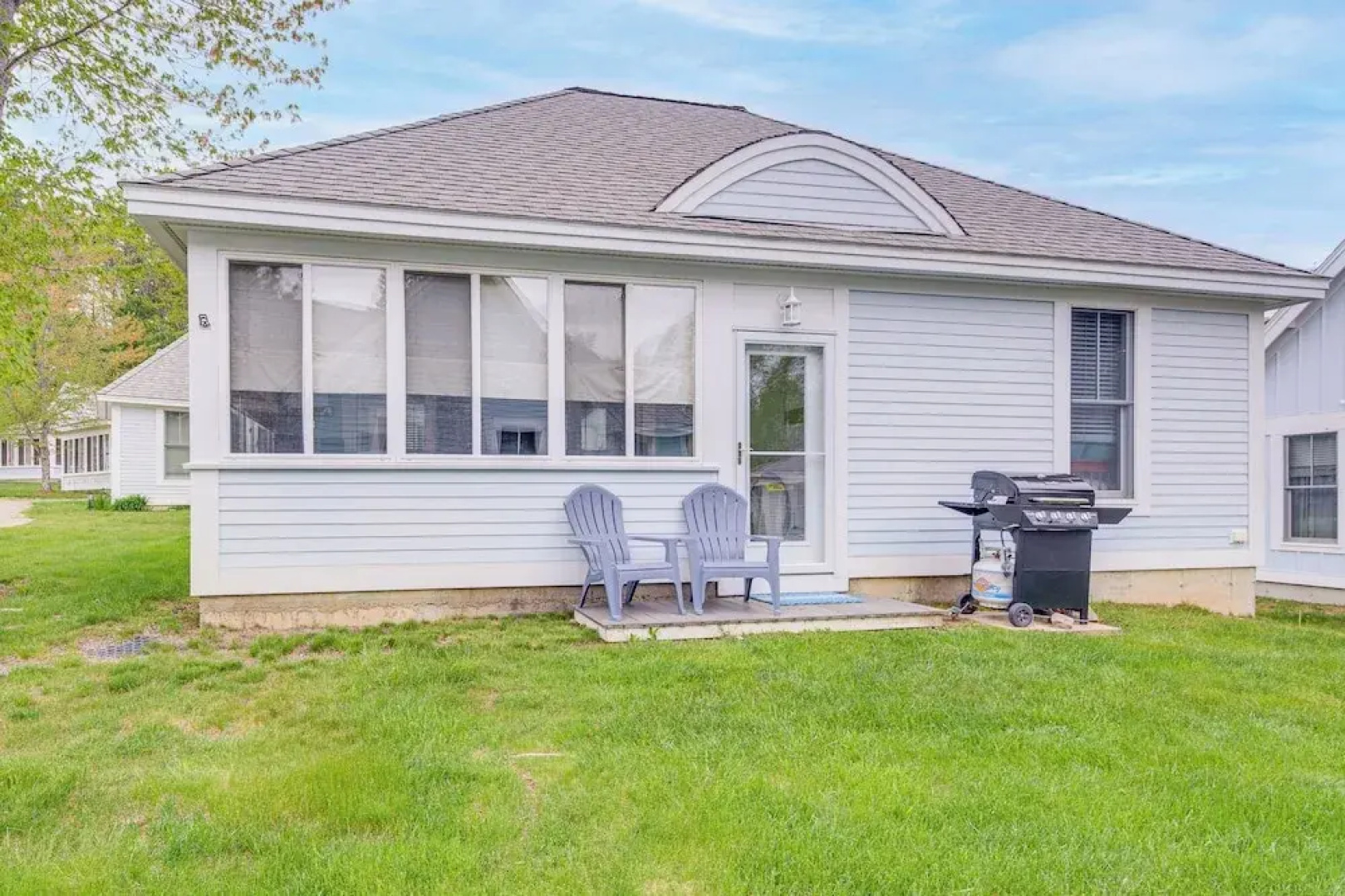 1 Mi to Moody Beach: Cottage w/ Pool Access!