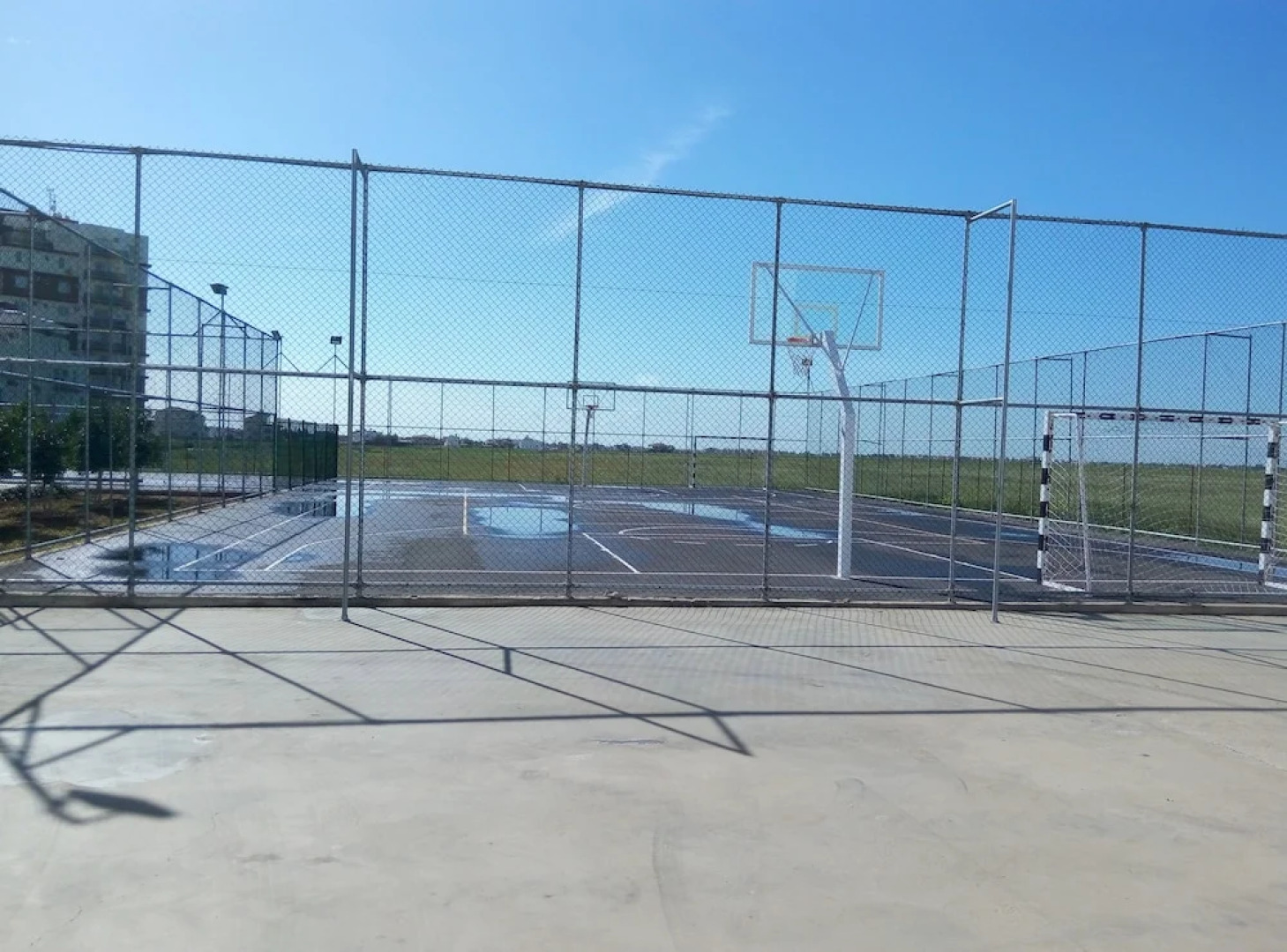 One Bedroom Apartment at Longbeach