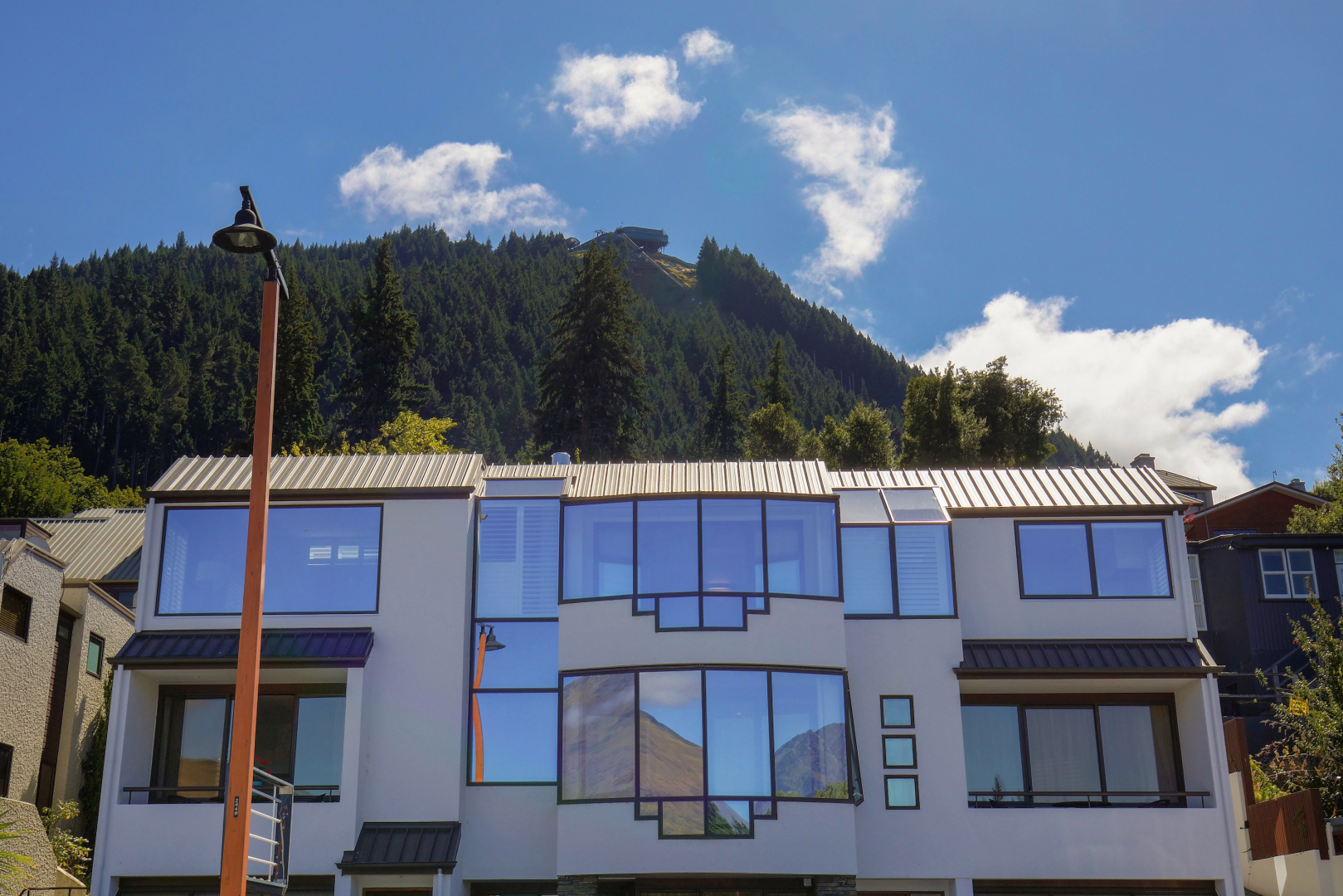 Queenstown House Luxury Lakeside Apartments