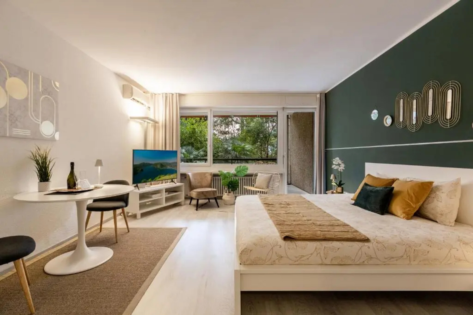 Luganersee, Pool, Strand, Parkplatz, Suite 204