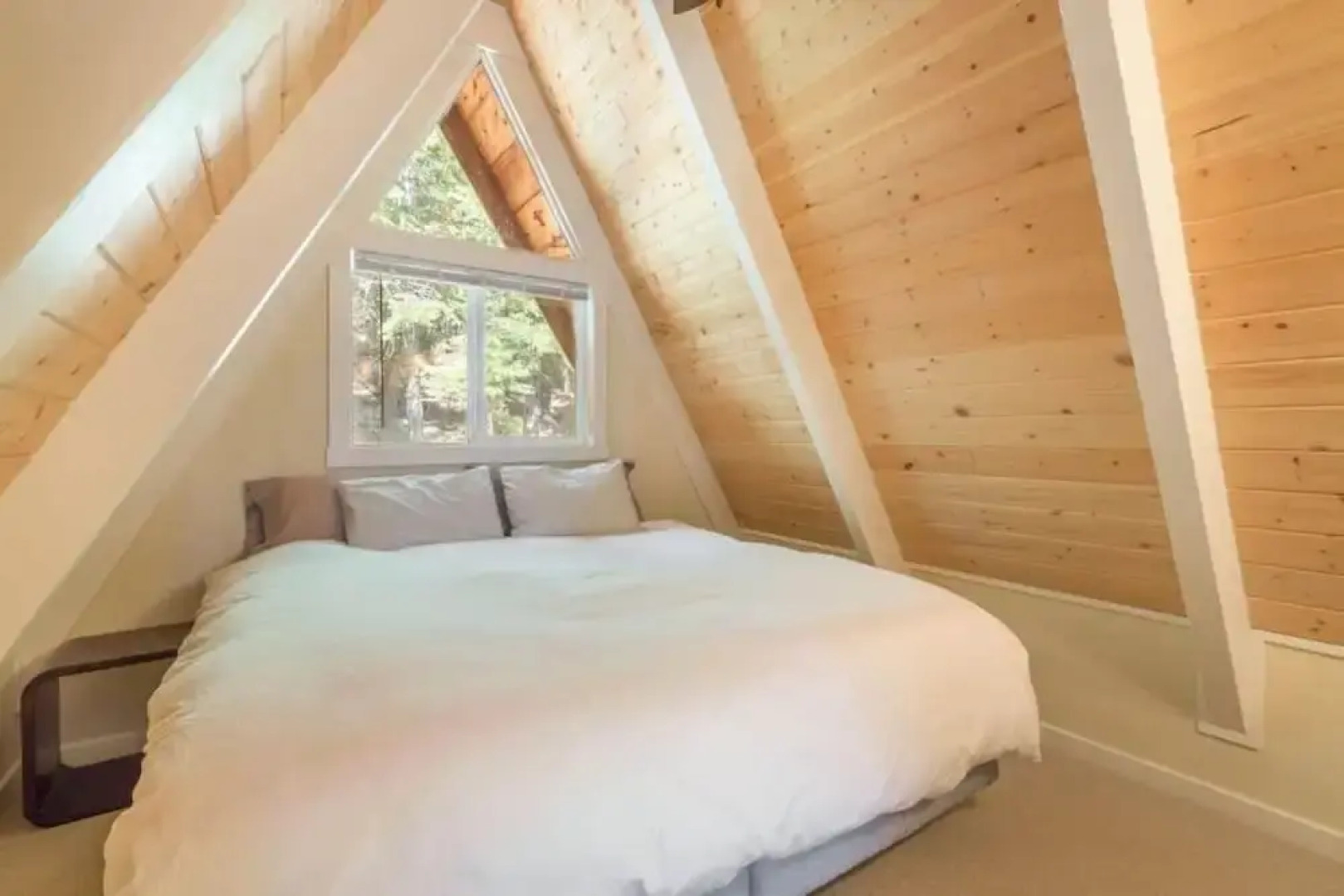 Mountaineer by Avantstay Classic A Frame w/ a Great View & Access To Lake Tahoe Park Association