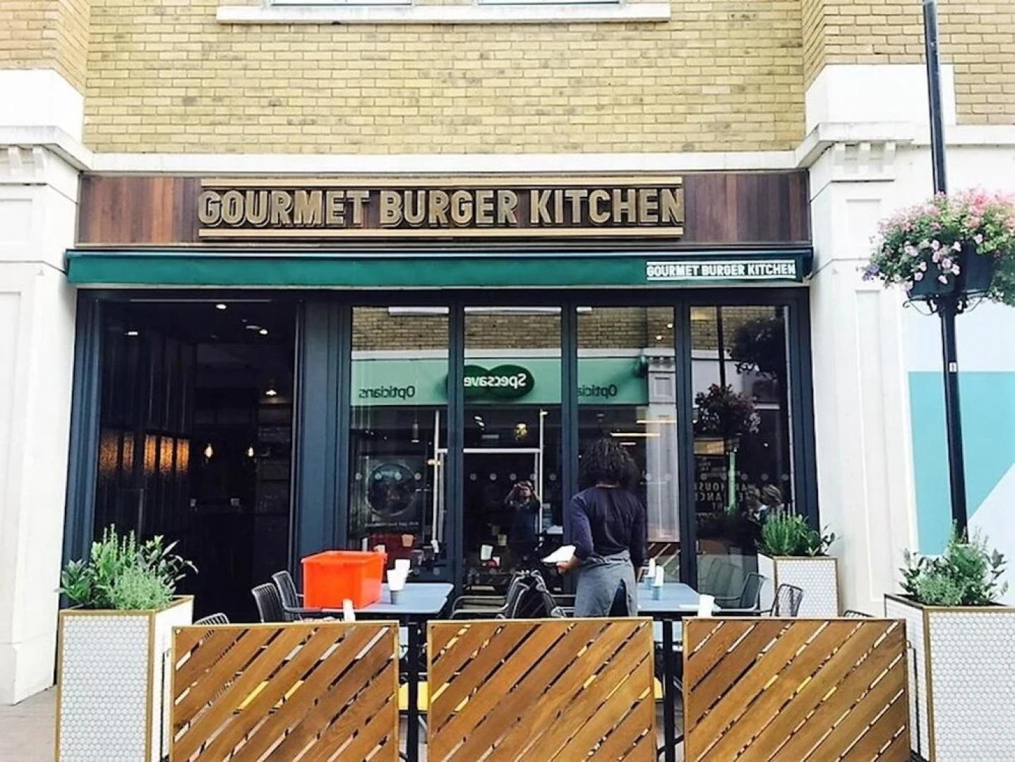 Exquisite 3 Bed apartment near Heathrow