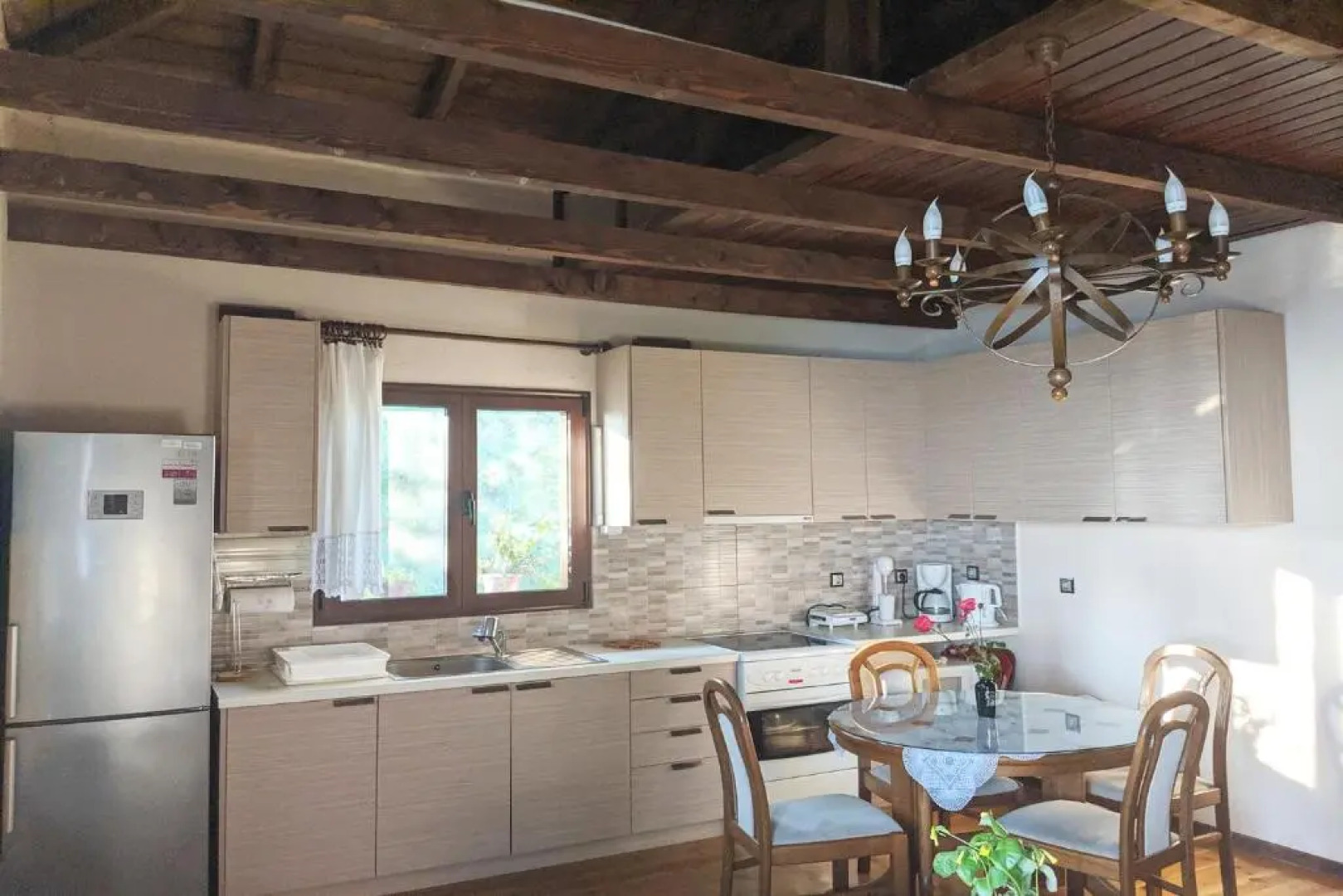 Barlee II Beach Front House, Metamorfosi