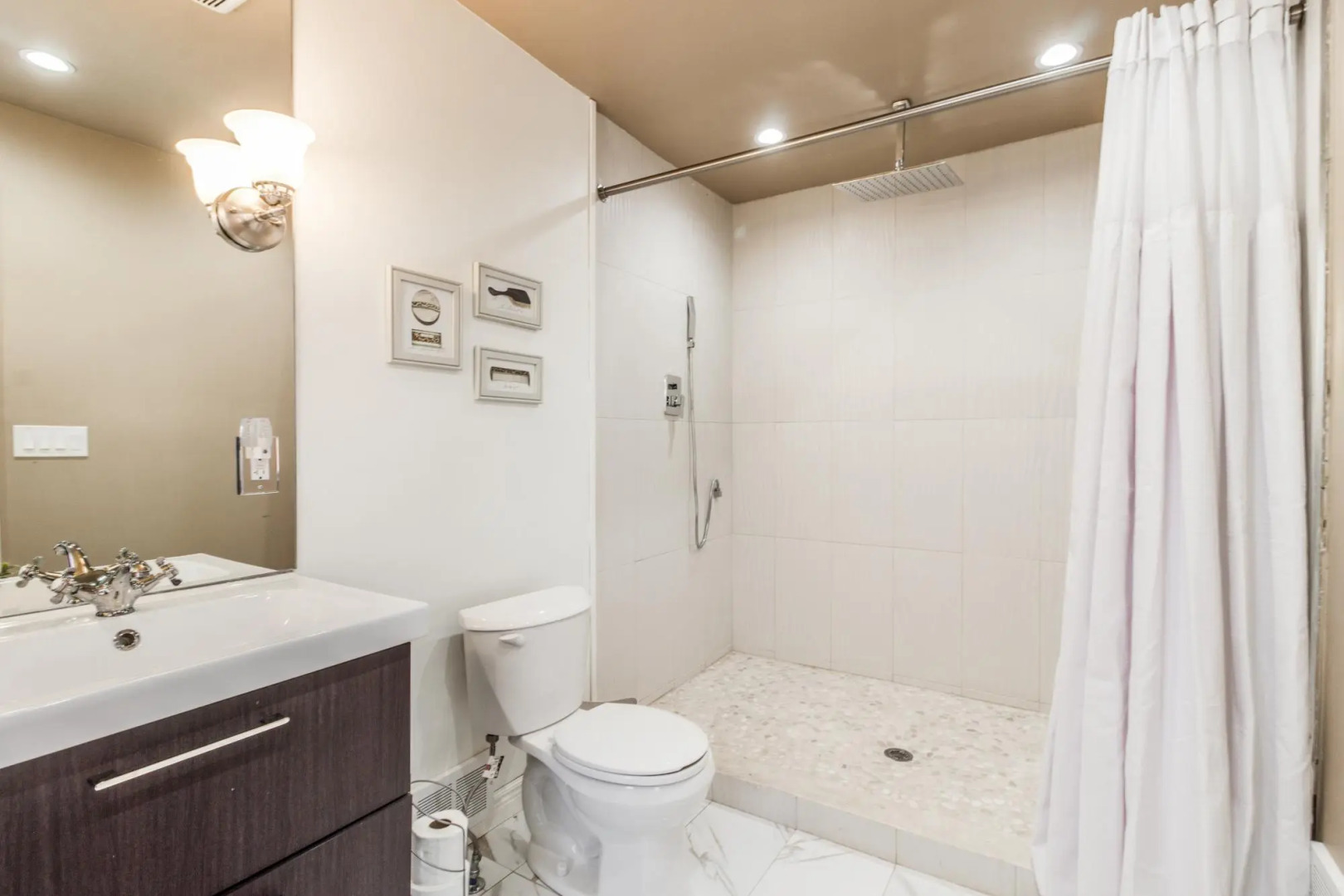 Spacious Luxury Home 5 min to Detroit Golf Club