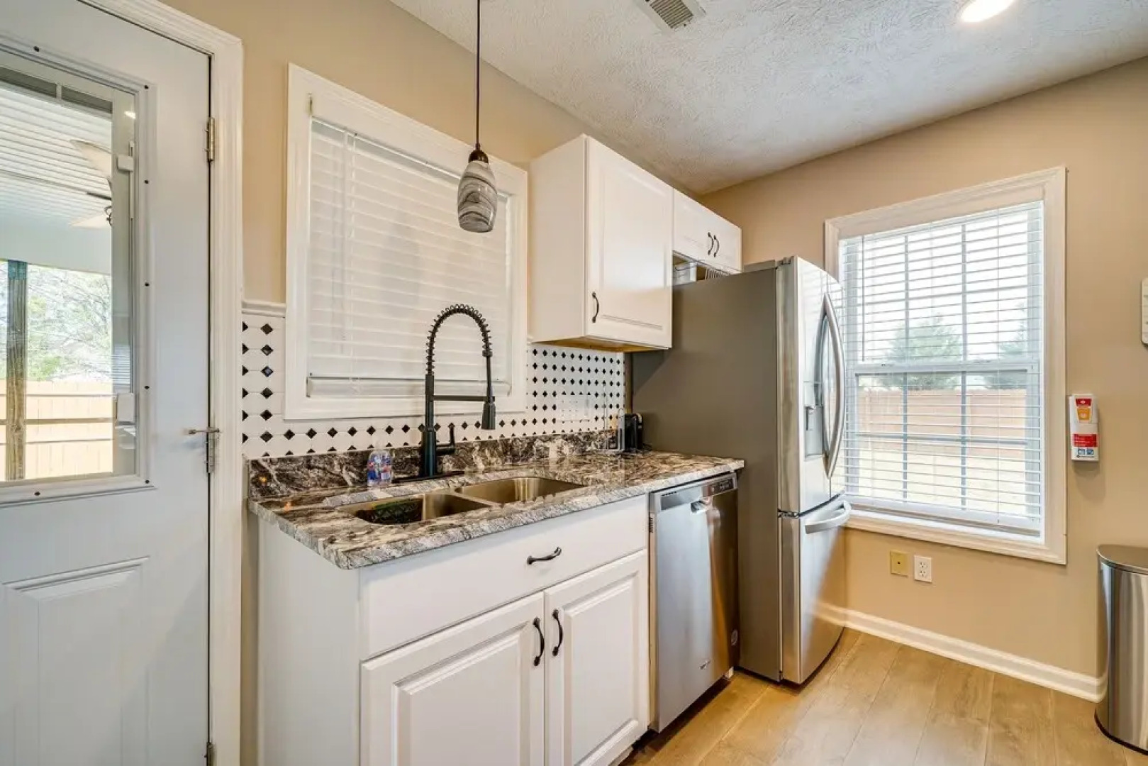 Wilmington Home ~ 7 Mi to Wrightsville Beach!