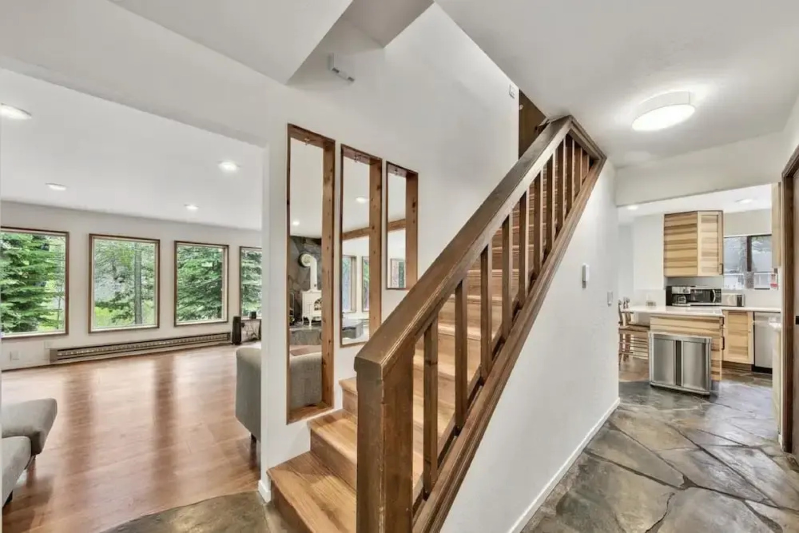 3685s River View Retreat 4 Bedroom Home by RedAwning