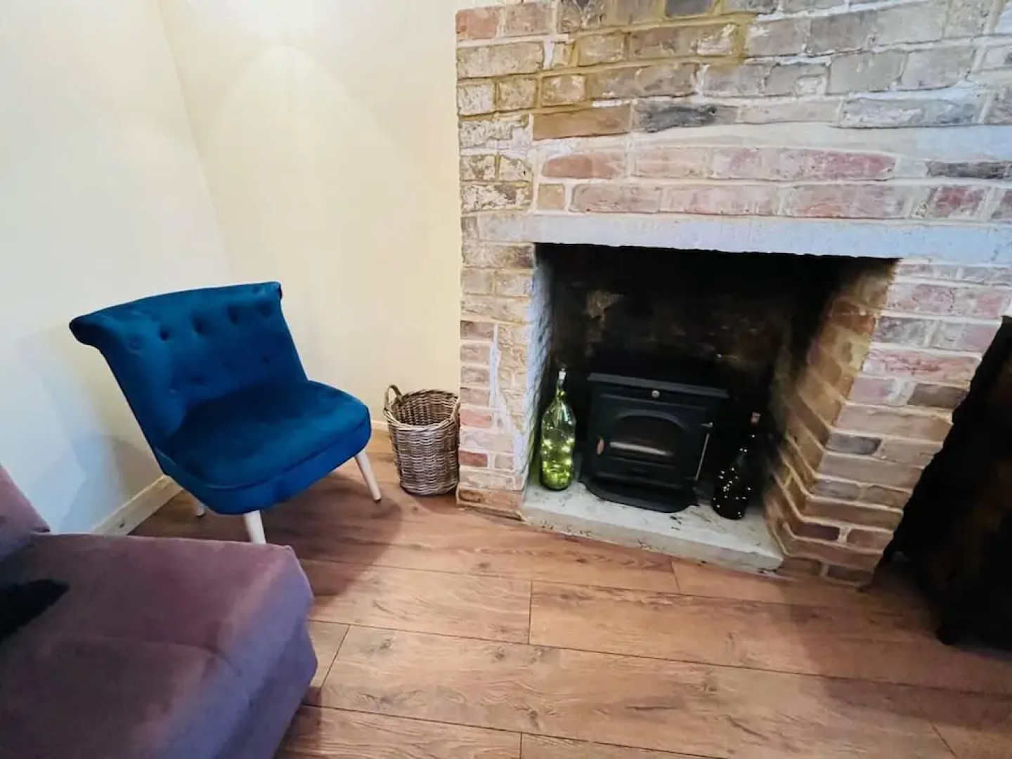 Adorable and Cosy Tiny Cottage