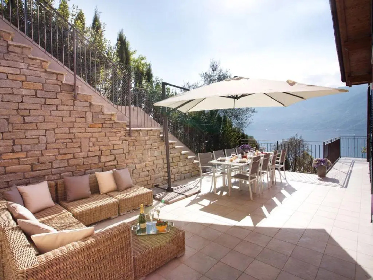 State of the Art Home Suite with 180° Panoramic Lake View, Pool, Sauna & Jacuzzi