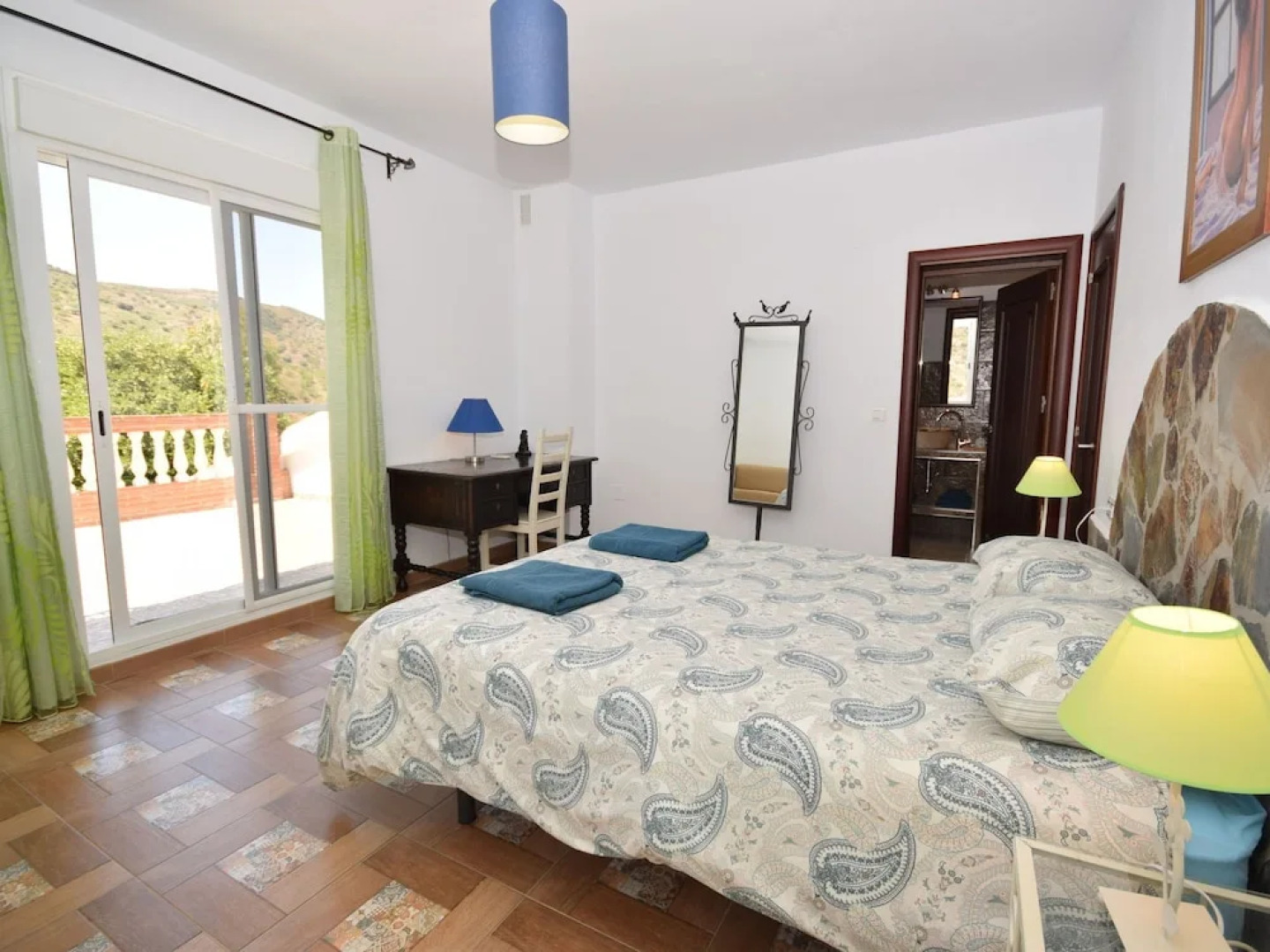 Beautiful Detached Villa Near Arenas With Delightful Terrace and Stunning View