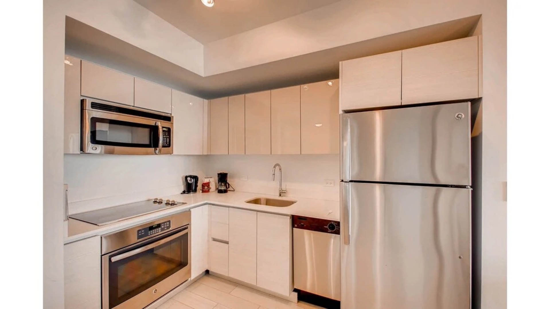 Hallandale Beach by 1stHomeRent