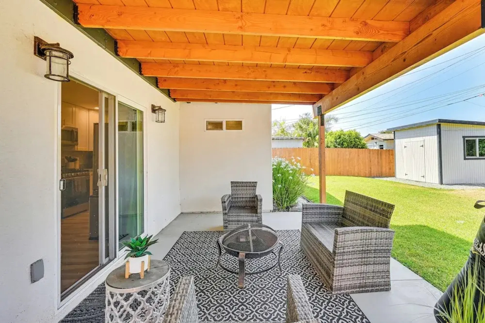 8 Mi to Downtown San Diego: Chic Home w/ Patio