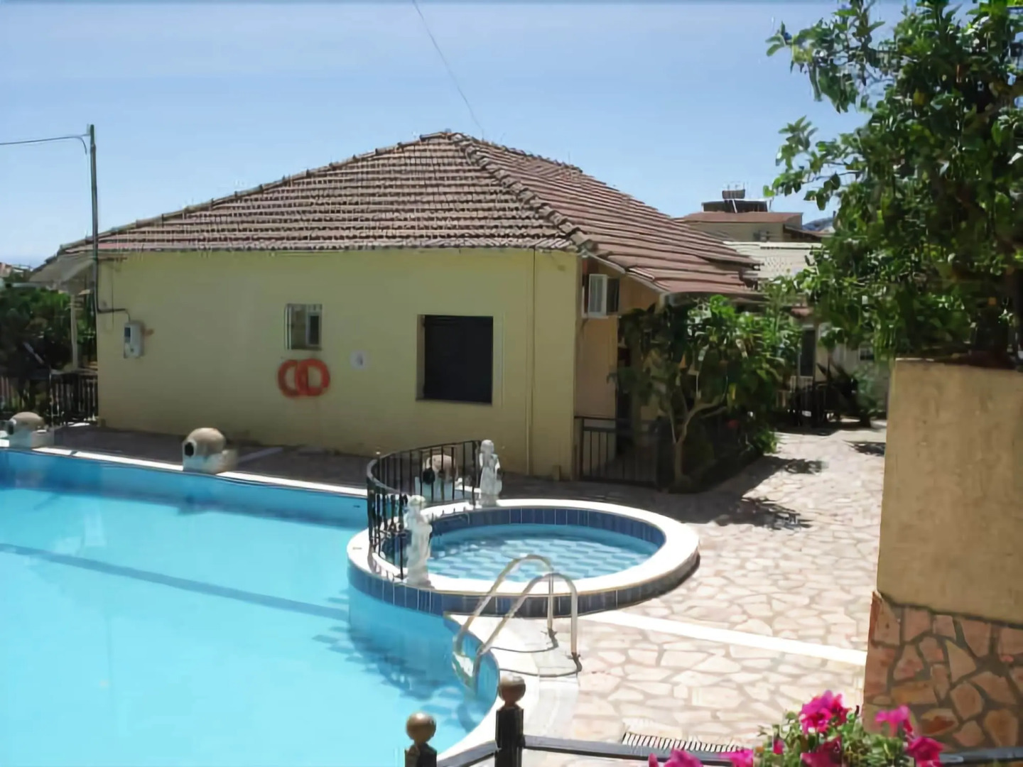 Avra Sea View Paradise Pool Aparthotel