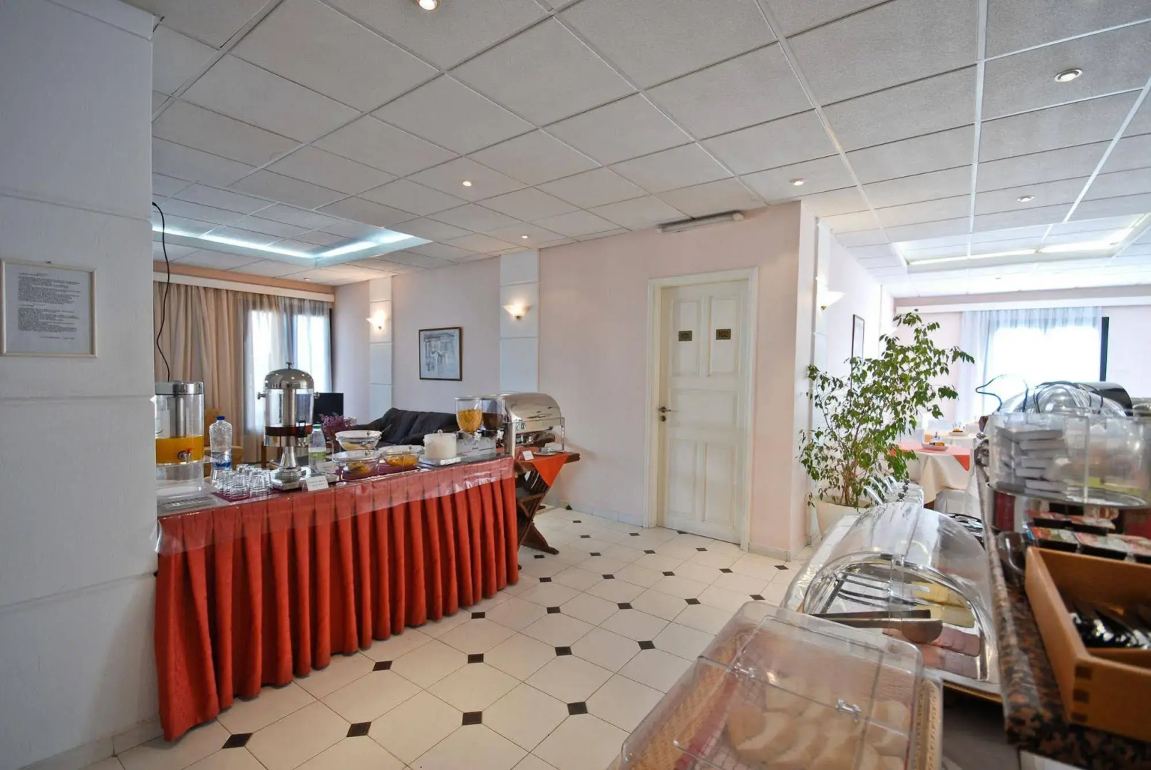 Coronis Hotel