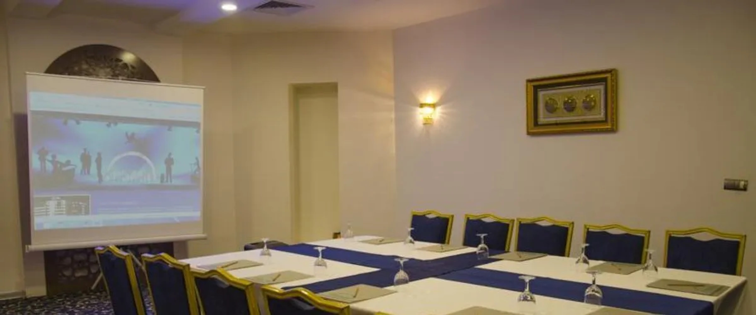 Tilmen Hotel