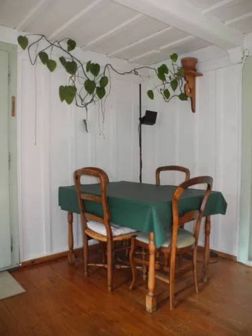 Maison aux Volets Verts