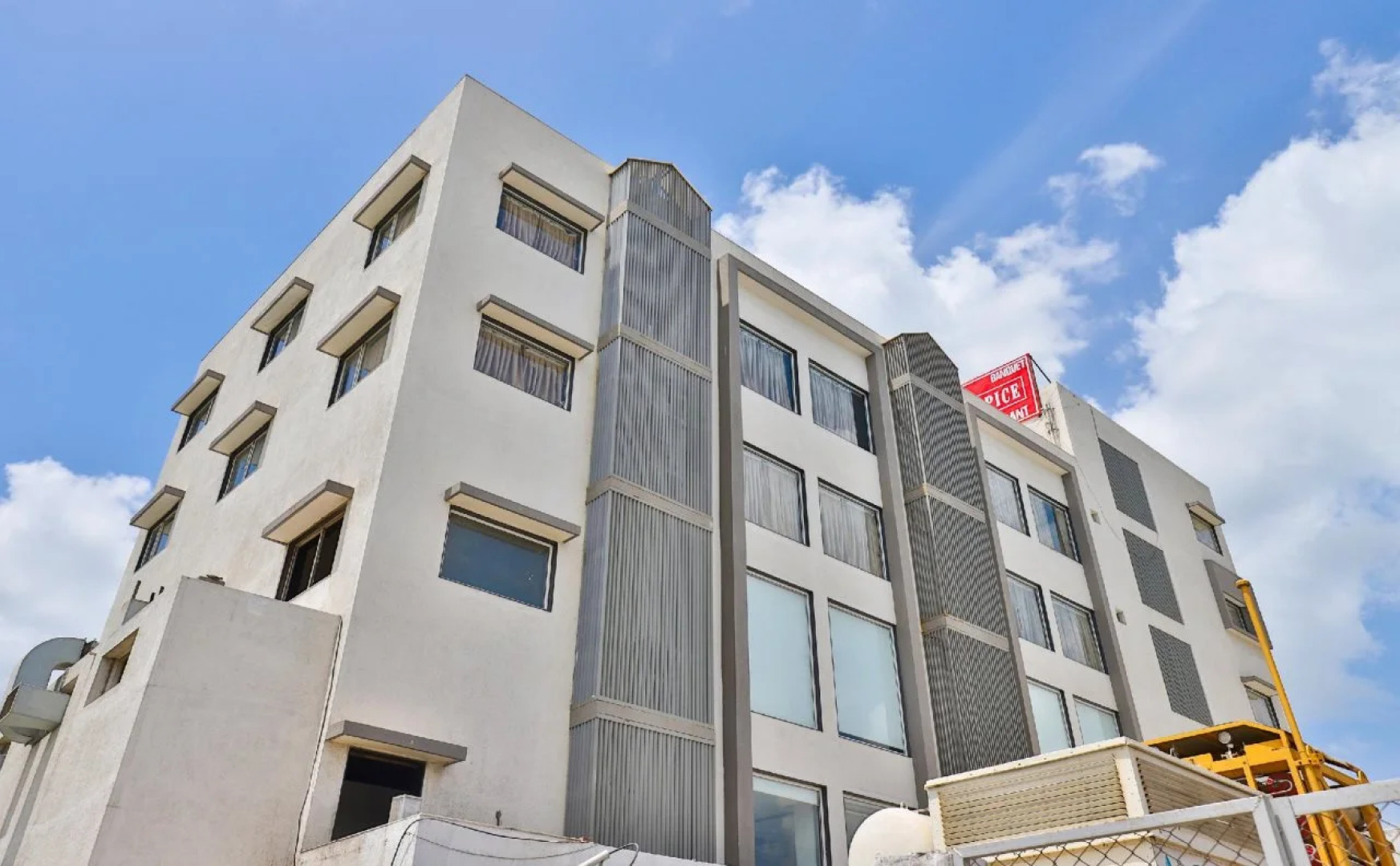 The Grand President By OYO Rooms