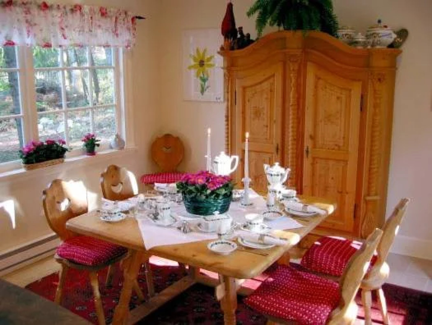 Charm of Qualicum Bed and Breakfast
