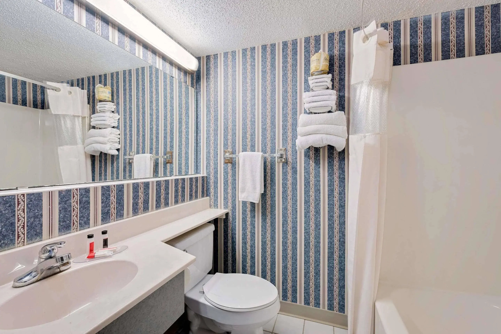 Travelodge by Wyndham Grand Forks