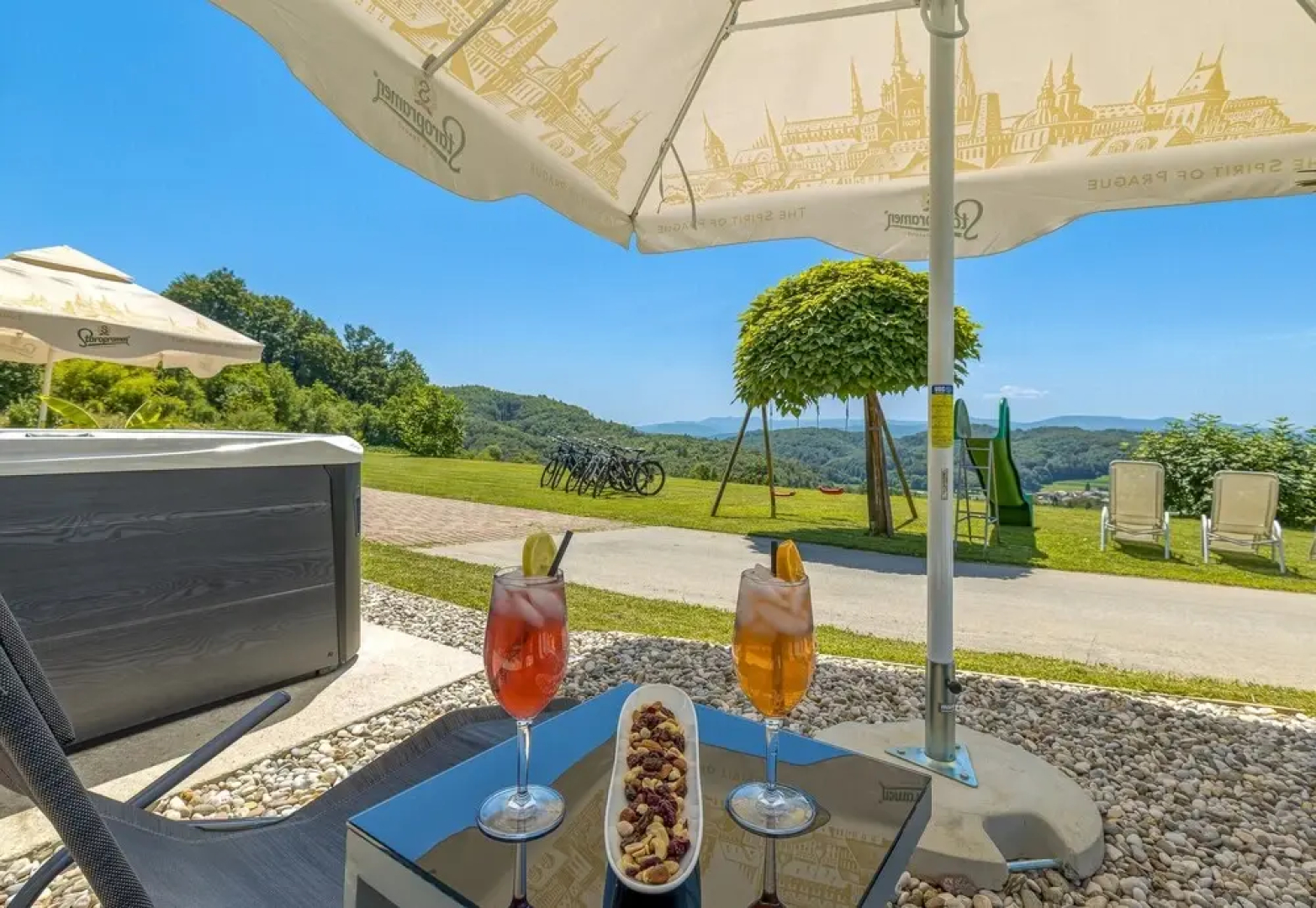 Pool & Whirlpool Villa Art Three