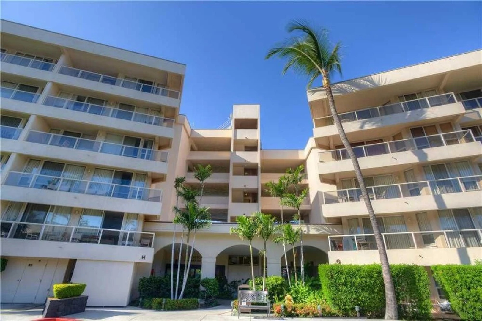 Maui Banyan H412 - One Bedroom Condo with Ocean View