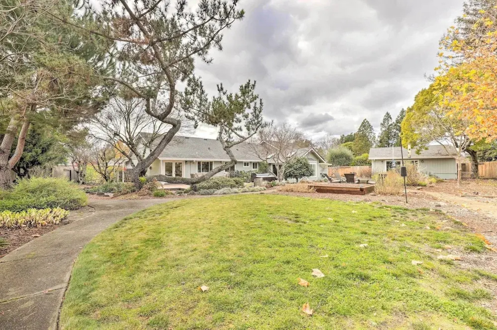 Peaceful Windsor Retreat w/ Private Hot Tub!