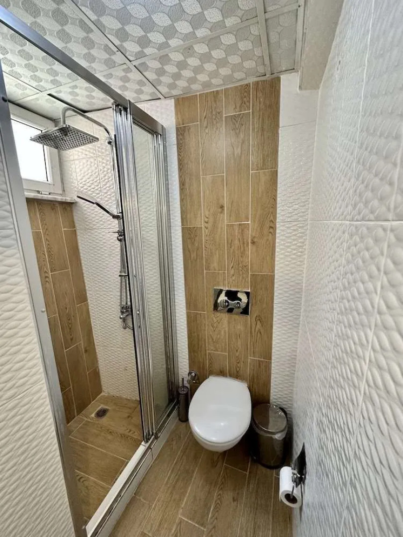 Отель Crowned Plus Hotel