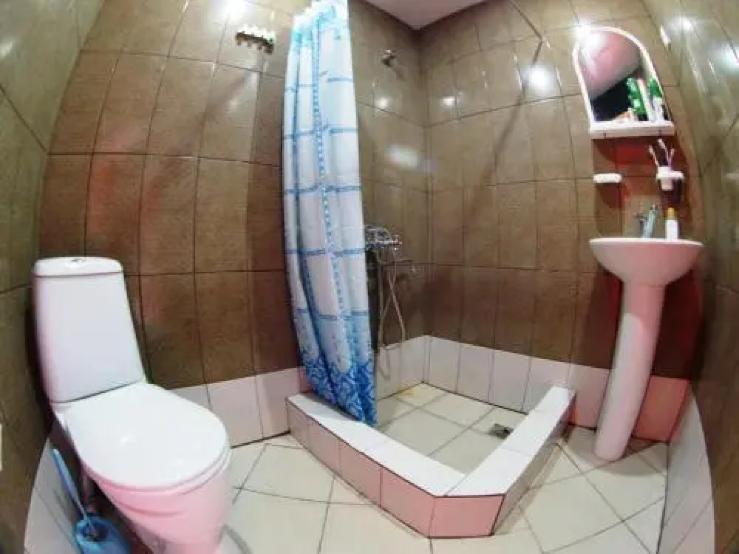 Guest house on Shaumyana