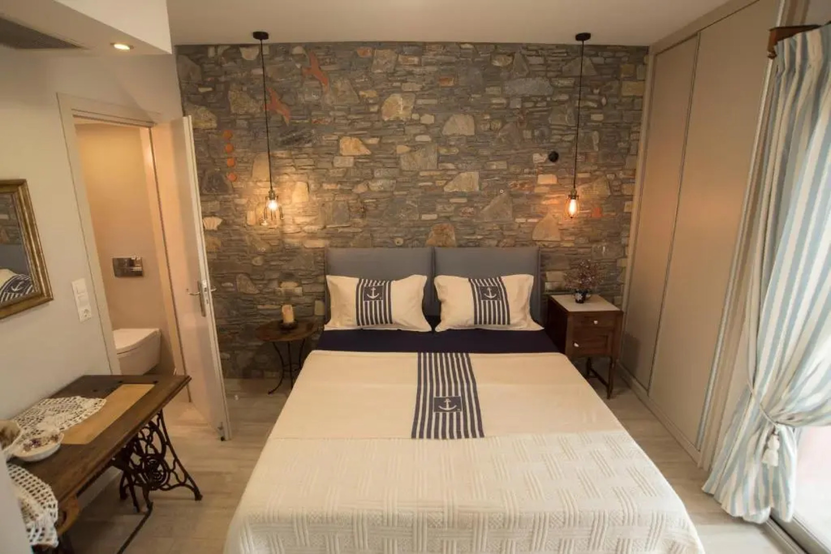 Eftopia Beachfront 2-bedrooms apartment