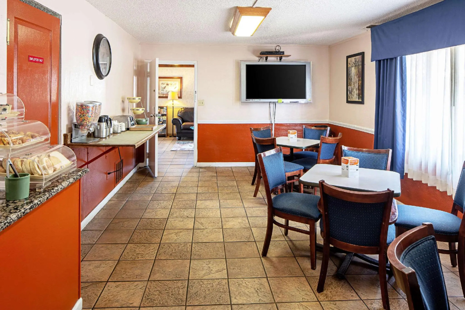 Rodeway Inn at Nevada State Capitol