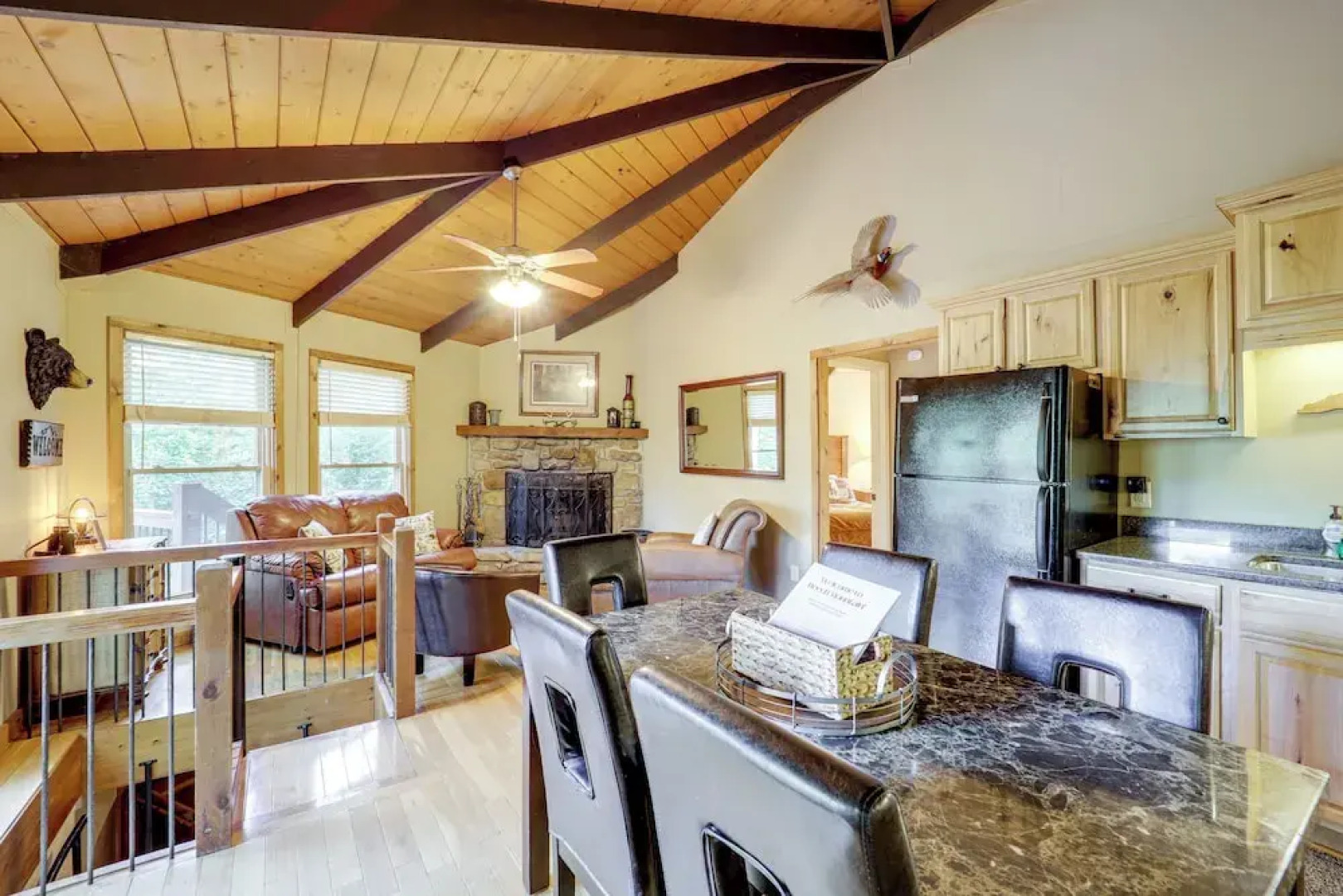 2 Decks, Mountain View: Beech Mountain Cabin!