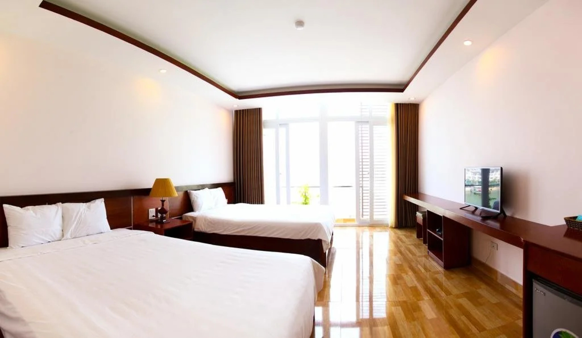 Tuan Chau Marina Hotel