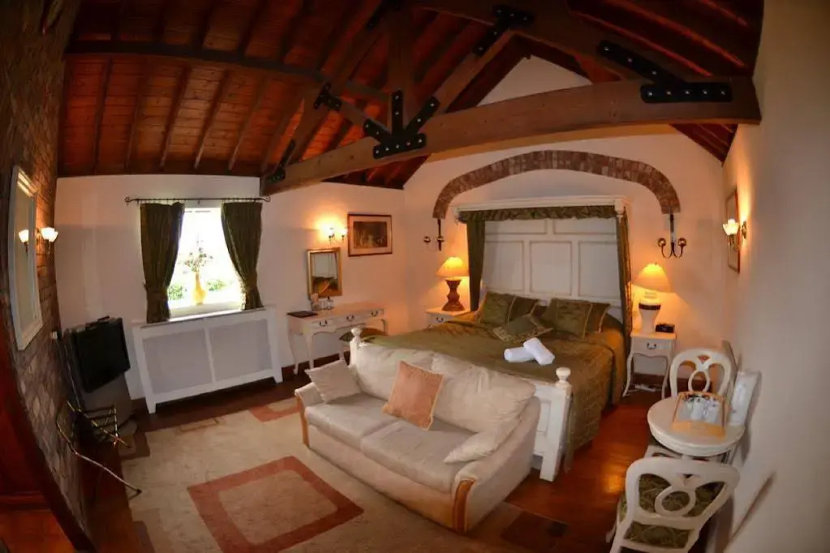 The Royal Arms Hotel