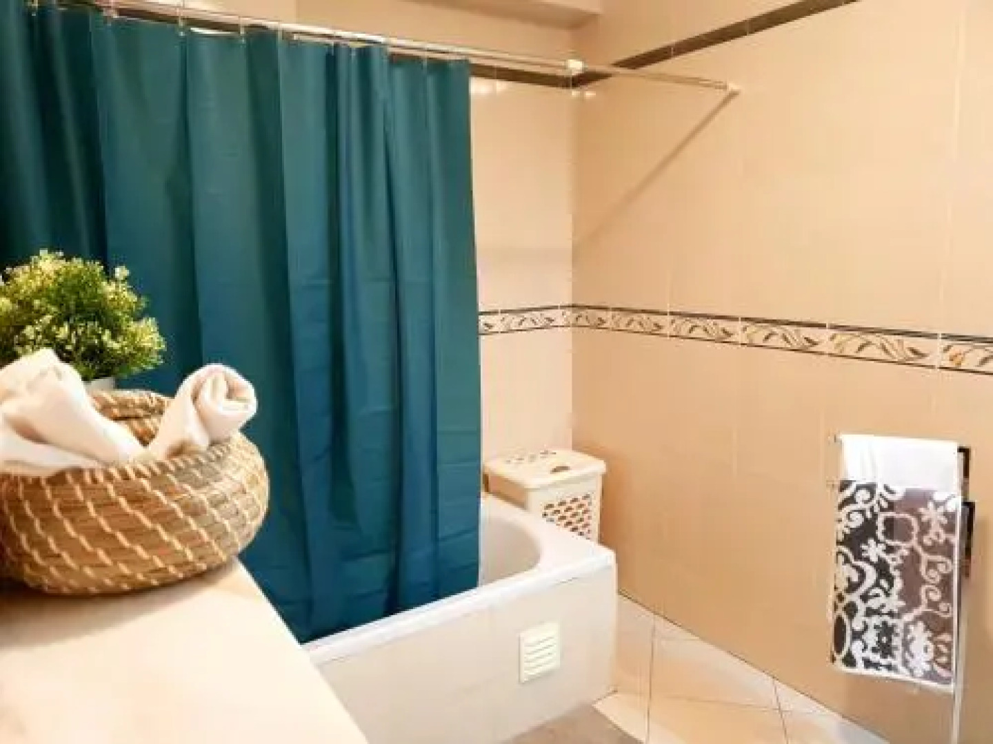 DOWNTOWN-Guest House