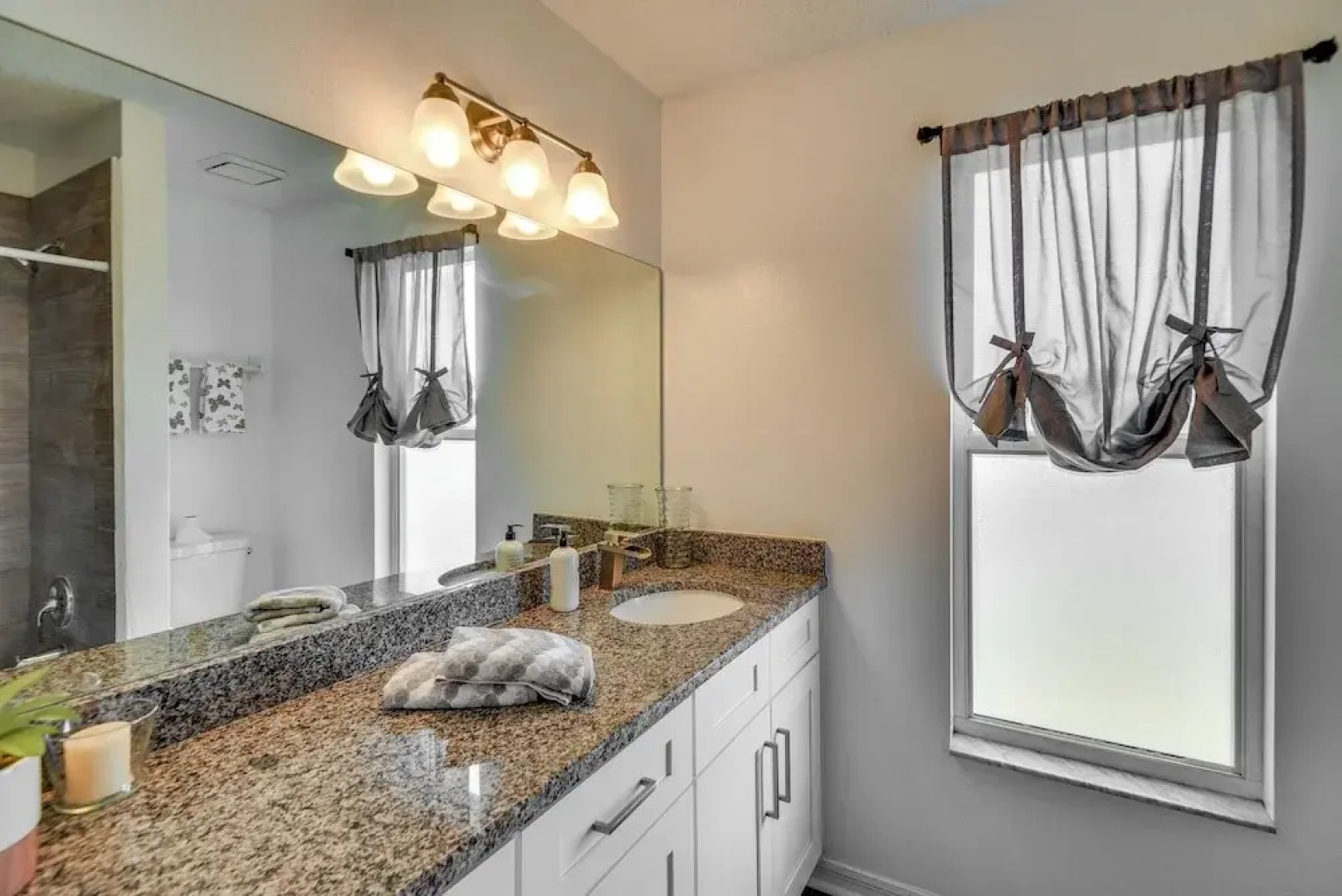 7 Mi to Beach: Pet-friendly Home in Port Orange!