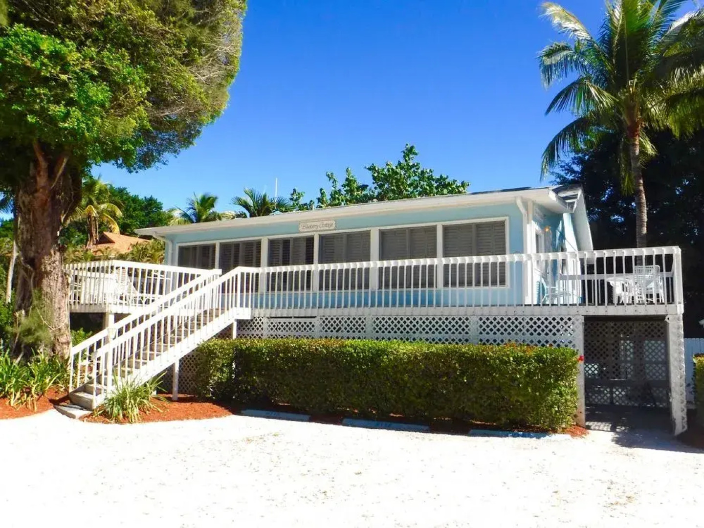 Waterside Inn on the Beach