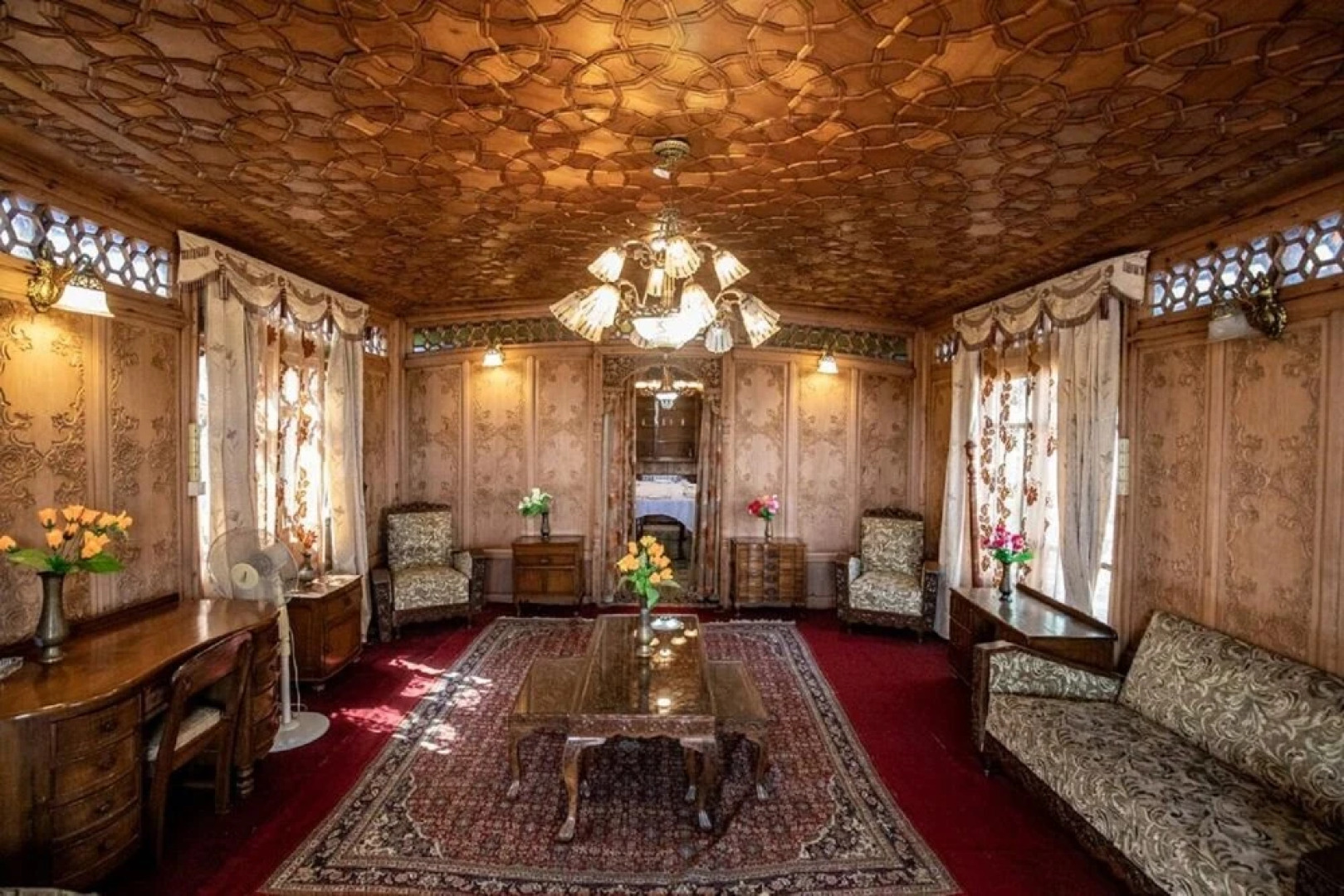 Kharpalace Group of House Boat